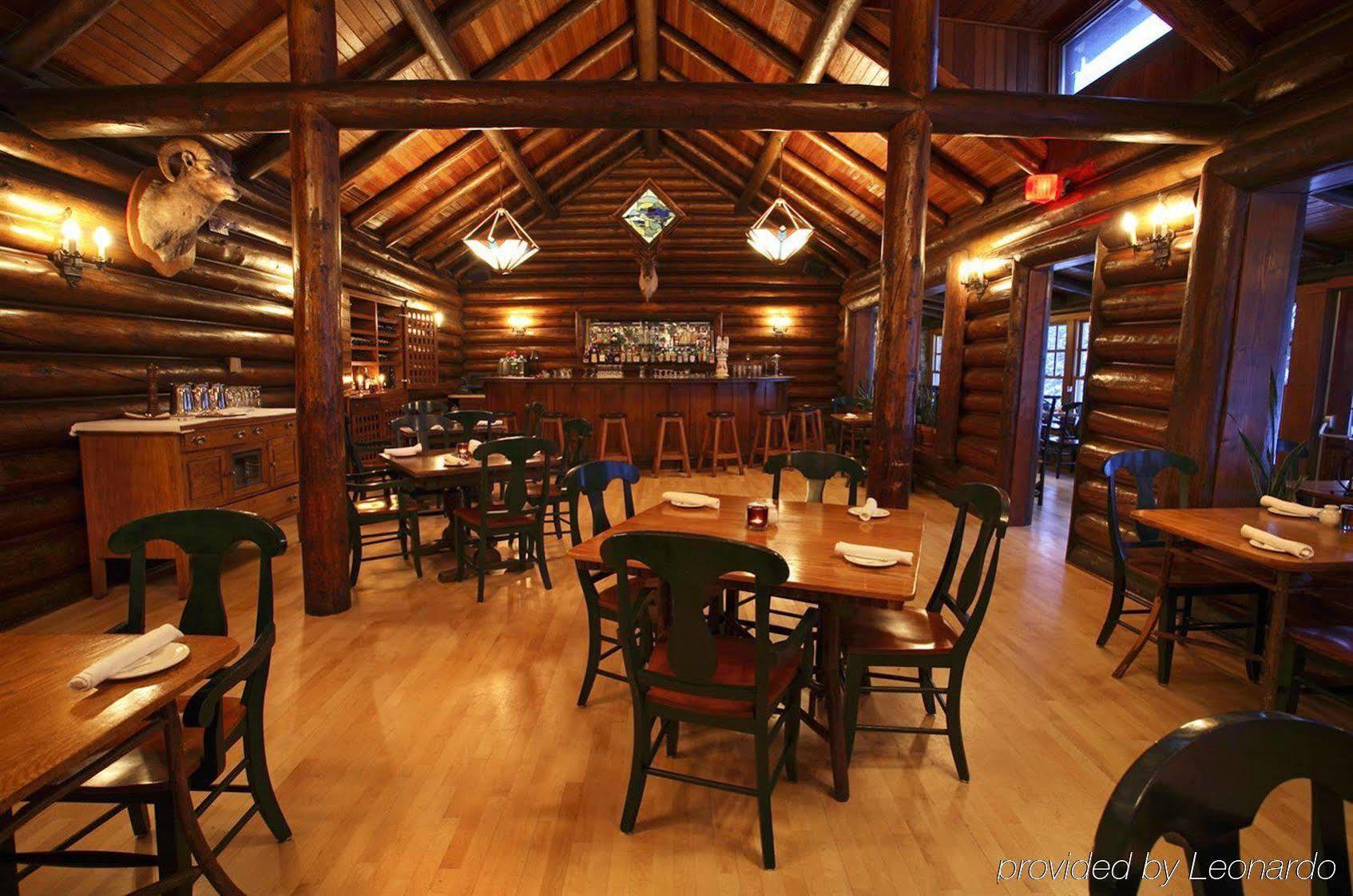 Deer Lodge Lake Louise Luaran gambar