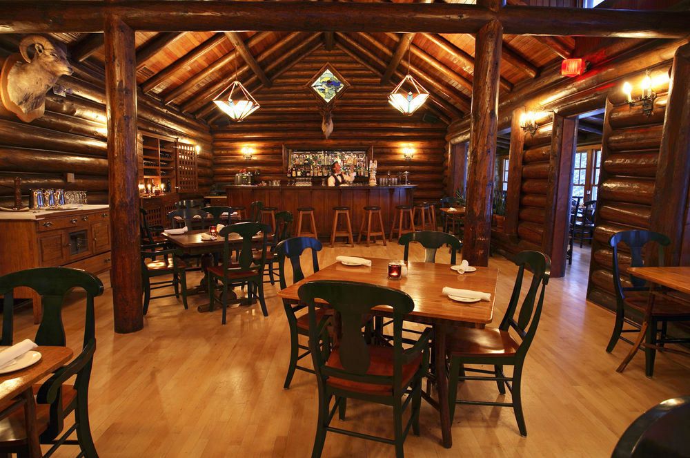 Deer Lodge Lake Louise Restoran gambar